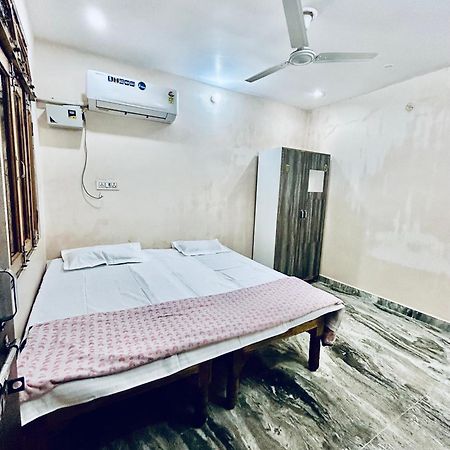 Vishwanath Residency Villa Allāhābād Junction Exteriör bild