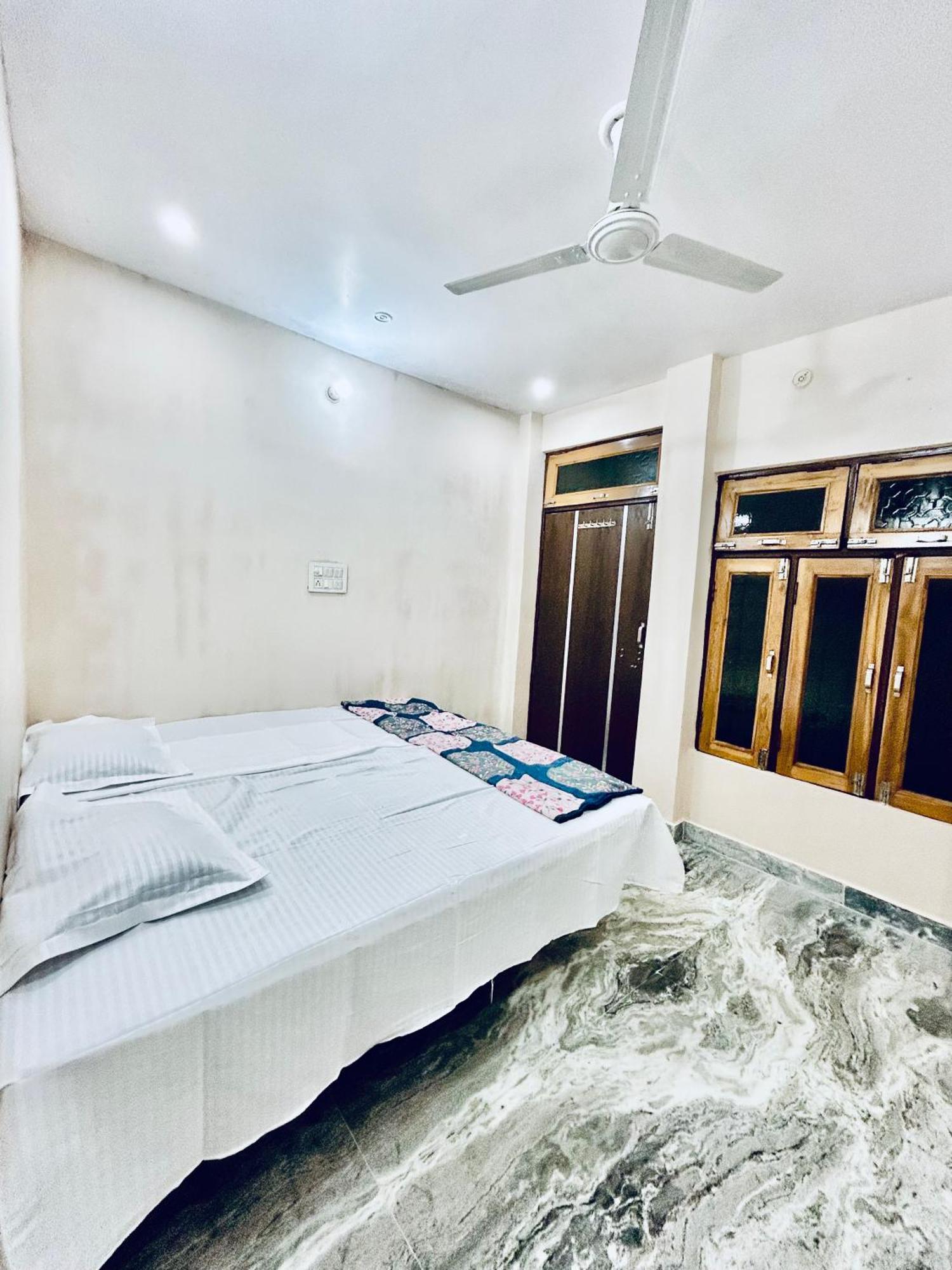 Vishwanath Residency Villa Allāhābād Junction Exteriör bild